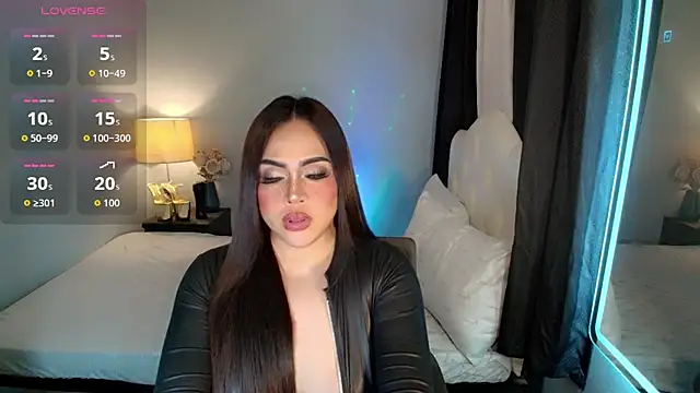 Snapshot of Unforgettable_Maria chatting on October 16, 5:43 am Unforgettable Maria online show from October 16, 5:43 am