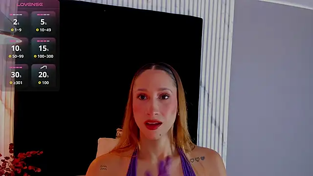 MONIK FOX CR online show from October 4, 8:24 pm