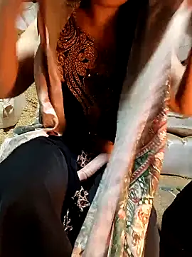 ezgi2545 online show from April 7, 5:59 pm