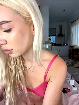 Snapshot of Kiss_Avrora_ chatting on September 24, 4:00 am Kiss Avrora  online show from September 24, 4:00 am