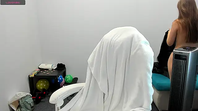 juliamurr 18 online show from October 23, 2:17 am