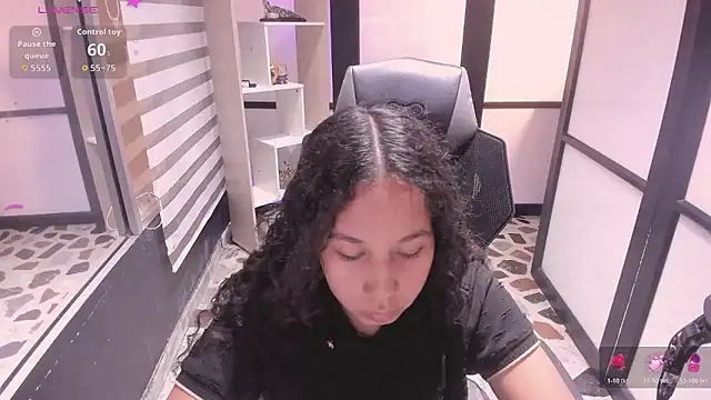 Noahsmitth  online show from October 18, 6:49 am