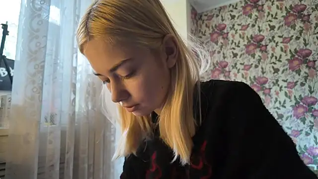 Witching Moon online show from October 4, 8:09 am