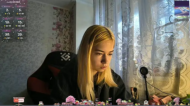 Witching Moon online show from October 13, 8:39 am