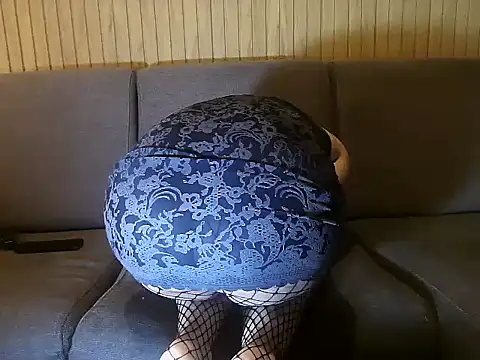 TheBunnyAndTheMaster online show from November 15, 1:28 am