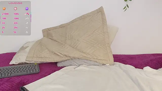 swt helen online show from December 4, 8:31 pm