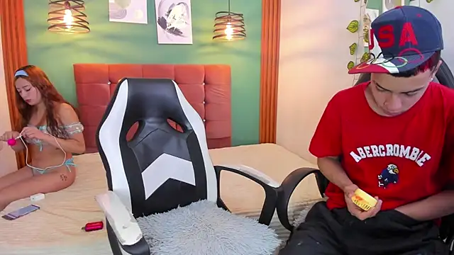 Aisha andy online show from November 18, 5:19 am