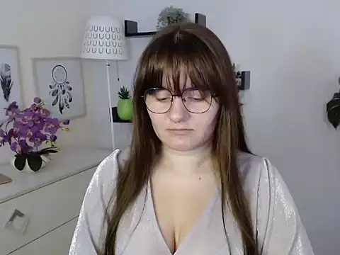Snapshot of Julie_Diamond chatting on October 9, 12:42 pm Julie Diamond online show from October 9, 12:42 pm