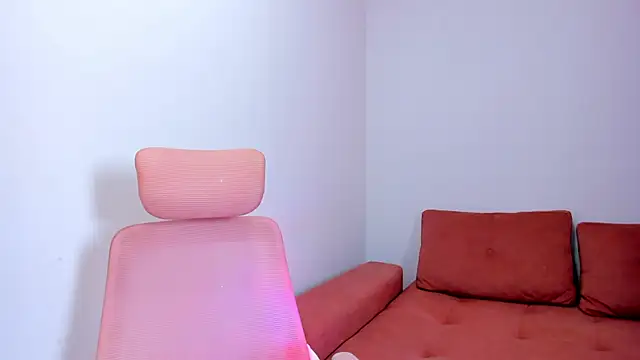 Emiss Jones online show from March 20, 1:32 am