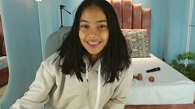 Milaa Star  online show from February 12, 4:14 am