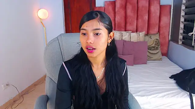 Snapshot of Milaa_Star_ chatting on October 8, 3:11 am Milaa Star online show from October 8, 3:11 am