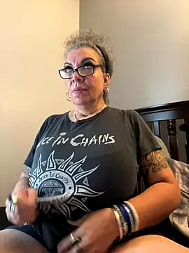 dieseldame1313 online show from October 12, 10:12 pm