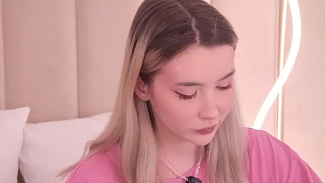 Nesolla online show from February 2, 7:24 pm