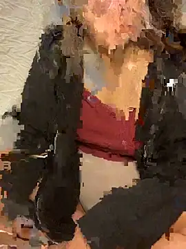Snapshot of Lilamelon chatting on October 25, 6:26 pm Lilamelon online show from October 25, 6:26 pm