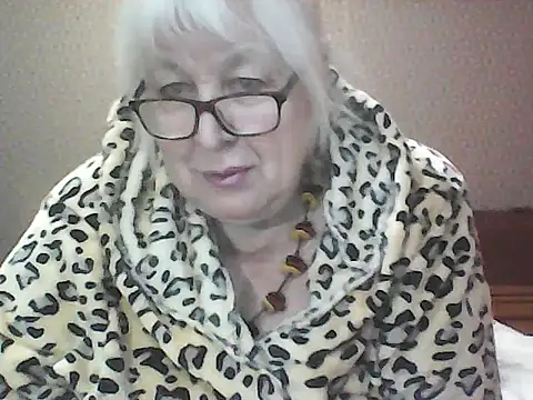 Snapshot of Alexia64231 chatting on October 2, 3:11 am Alexia64231 online show from October 2, 3:11 am