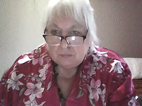 Snapshot of Alexia64231 chatting on September 9, 1:33 pm Alexia64231 online show from September 9, 1:33 pm