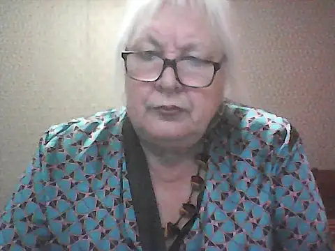 Snapshot of Alexia64231 chatting on September 30, 2:39 am Alexia64231 online show from September 30, 2:39 am