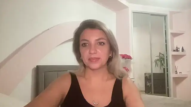 Snapshot of Beautysoul_ chatting on October 7, 4:44 pm Beautysoul online show from October 7, 4:44 pm