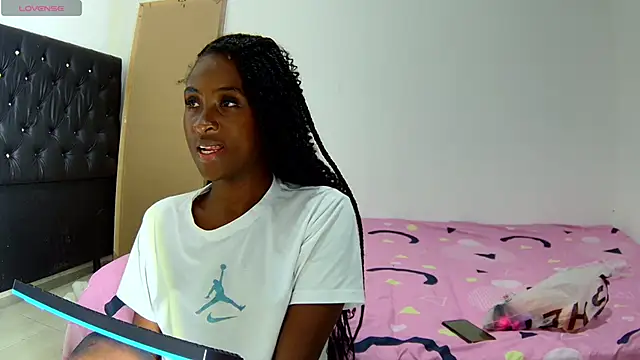 shantall ebony1 online show from October 25, 10:23 am