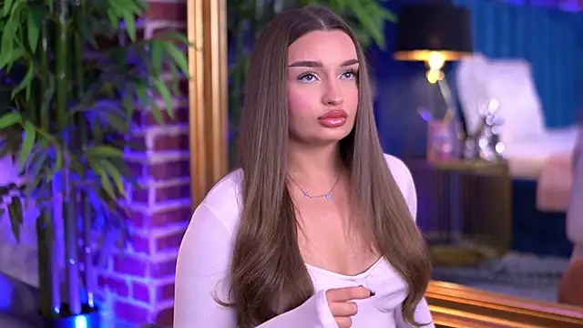 MillaSerene online show from November 23, 7:32 am