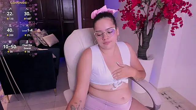 karlie small online show from March 25, 7:50 pm