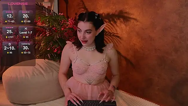 Snapshot of arcane_doll chatting on September 14, 12:58 pm arcane doll online show from September 14, 12:58 pm