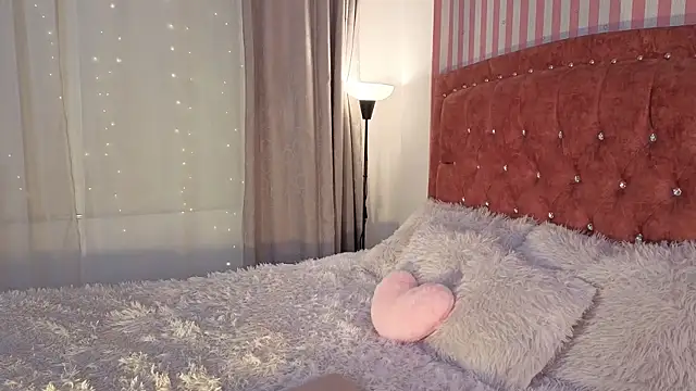 LunaVelvet777 online show from April 20, 5:49 pm