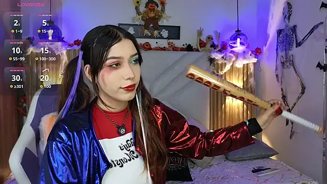 lila min online show from October 31, 2:43 pm