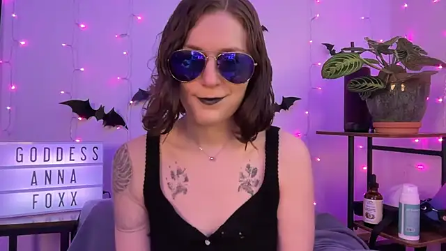 mistressannafoxx online show from November 17, 6:30 pm