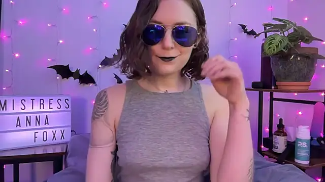mistressannafoxx online show from November 11, 6:27 pm