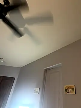 Snapshot of M1l3yD3w chatting on September 24, 1:04 am M1l3yD3w online show from September 24, 1:04 am