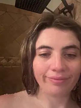 Snapshot of M1l3yD3w chatting on October 8, 2:38 am M1l3yD3w online show from October 8, 2:38 am