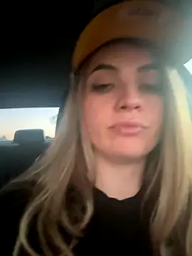 Snapshot of M1l3yD3w chatting on September 25, 1:48 am M1l3yD3w online show from September 25, 1:48 am