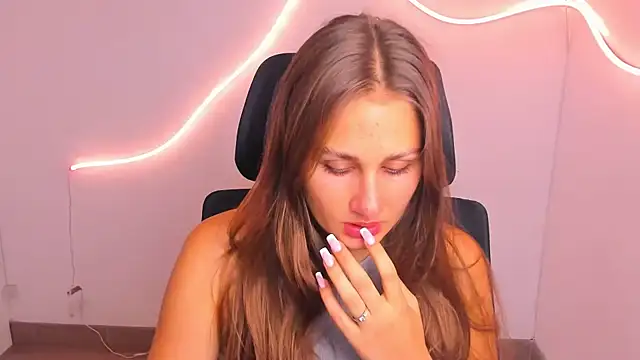 Stefanie Sweet online show from September 9, 5:29 am