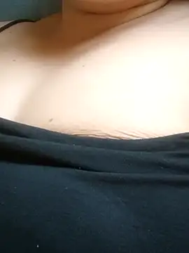 Hoanguyenn online show from November 24, 5:42 am