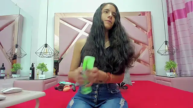 MiaCours online show from December 4, 7:25 pm