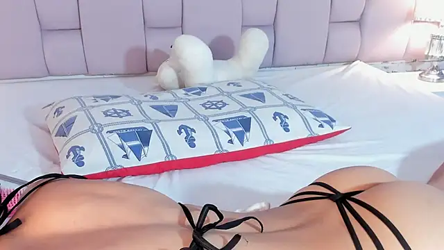 XimenaRougge online show from November 7, 10:25 pm