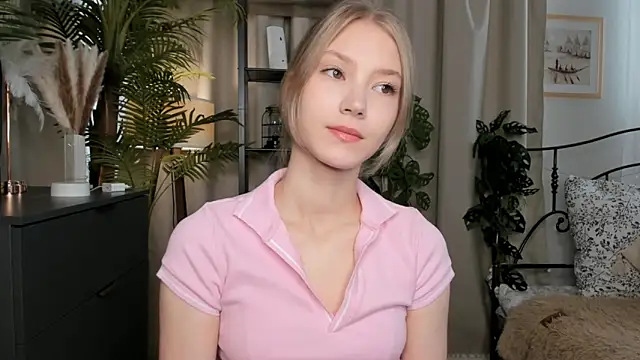 Snapshot of ChinBonnell chatting on September 17, 5:38 am ChinBonnell online show from September 17, 5:38 am