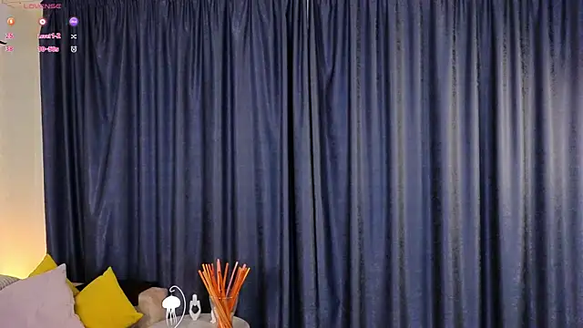 LouisaChaobal online show from November 7, 2:50 am