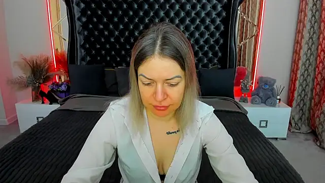 Anna Snows online show from March 22, 6:14 pm