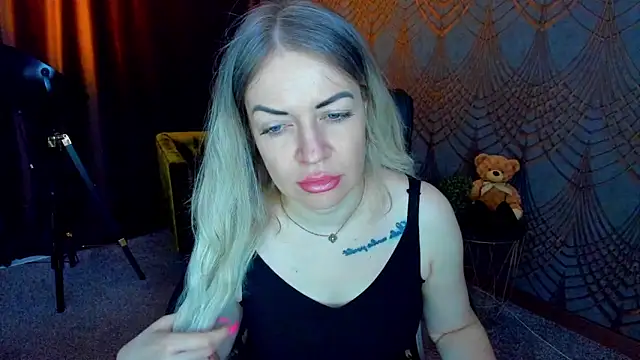 Anna Snows online show from June 4, 5:45 am