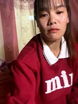 PhanHaa online show from December 4, 1:24 pm