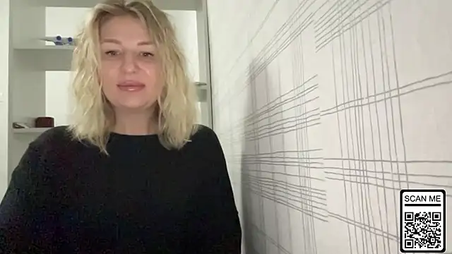 Blondie xoxoxo online show from November 3, 6:28 am