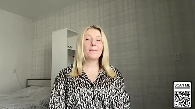 Blondie xoxoxo online show from March 3, 9:48 am