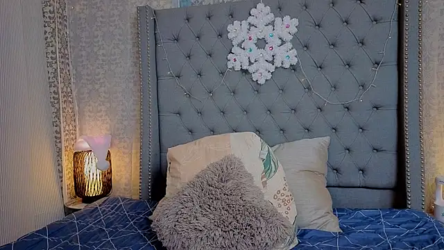 Abby roussee online show from December 17, 10:47 pm