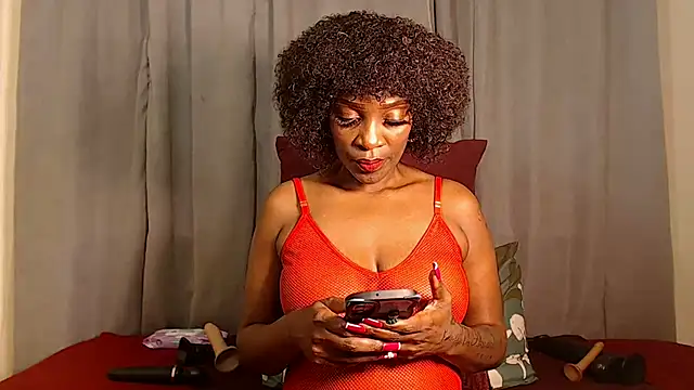 Yummychoklit online show from December 3, 3:03 pm