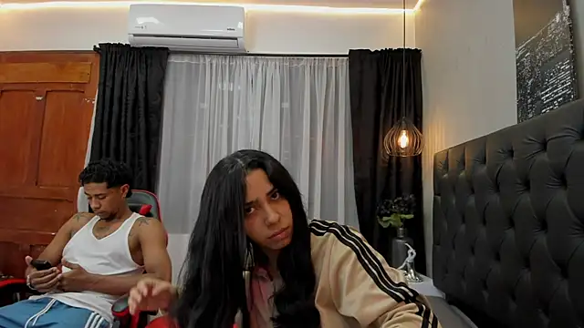 violet and myers online show from November 21, 11:56 am