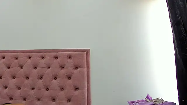 violet and myers online show from September 20, 5:55 pm