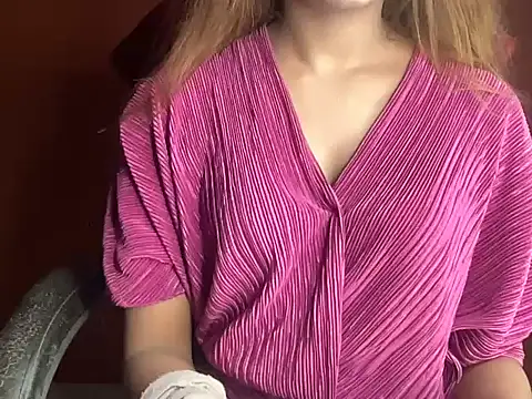 heartless Queen online show from November 20, 5:19 am