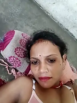 Snapshot of Chandni_Love143 chatting on September 17, 6:00 am Chandni Love143 online show from September 17, 6:00 am